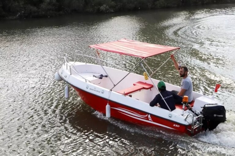 ardahanda-motorlu-tekne-ve-deniz-bisikletleri-sezonu-acildi-G4RV54ZU.jpg