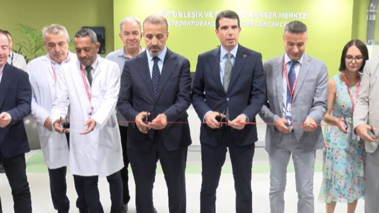 butunlesik-ve-onleyici-kanser-merkezi-ankarada-hizmete-acildi-8WhYTyCL.jpg