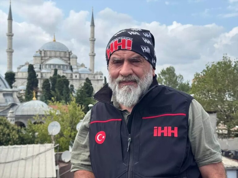 deprem-gonulluleri-anilariyla-konusuyor-JsUCXNg1.jpg