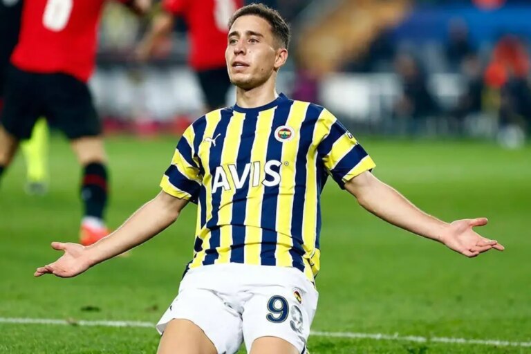 emre-mor-ezeli-rakibe-hayirli-olsun-7dSO8jTW.jpg