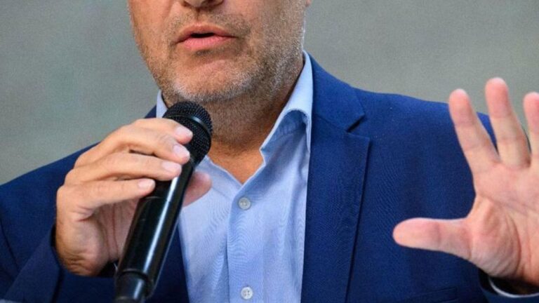 eski-bakan-milletvekilliginden-istifa-etti-parti-icinde-buyuk-kaos-6JY73jq3.jpg