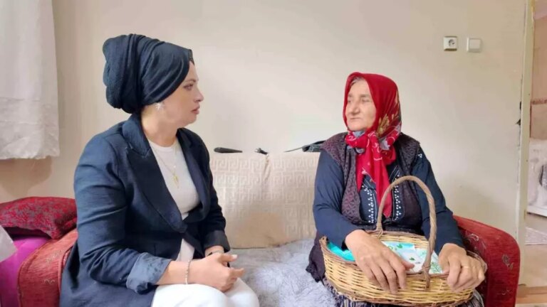 gulcemal-teyze-baskan-buyukakini-borek-yemeye-davet-etti-FU6HXeXs.jpg