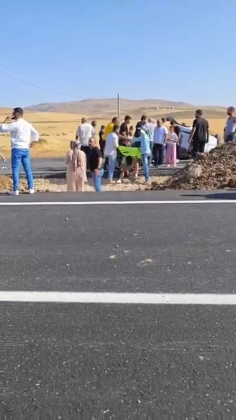 siirt-batman-yolunda-kaza-6-yarali-LjIfcpy4.jpg