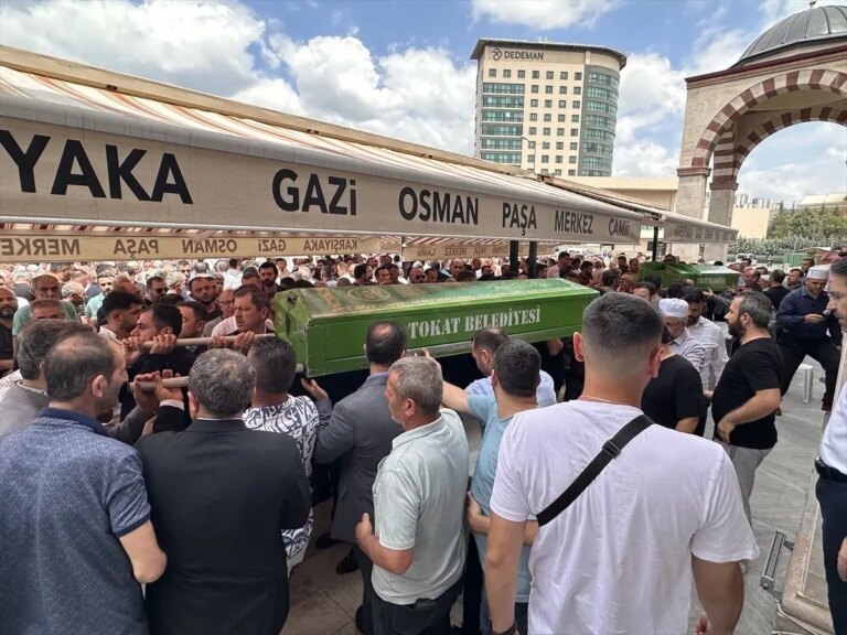 tokatta-motosiklet-kazasi-kari-koca-hayatini-kaybetti-HOxdfqbE.jpg
