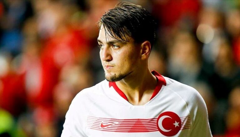 besiktas-girisimlere-basladi-milli-futbolcunun-yaniti-ortaya-cikti-IxQii464.jpg