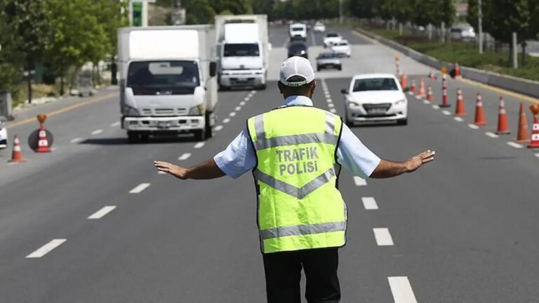 emniyet-duyurdu-ankarada-bazi-yollar-trafige-kapatilacak-JCfOda5Y.jpg