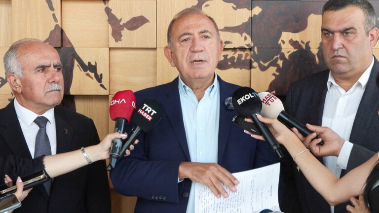gursel-tekin-bu-ucluyle-ugrasamazsiniz-FbDvQCMS.jpg