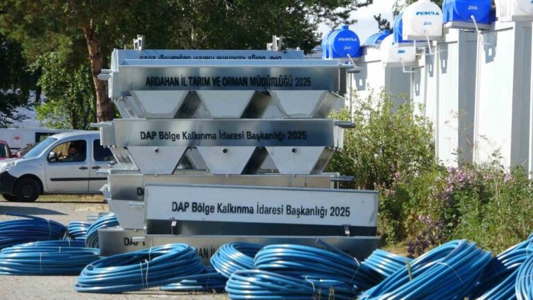 hayvanciligin-gelismesi-icin-cobanlara-seyyar-ev-dagitimi-yapildi-SE7eCKB4.jpg