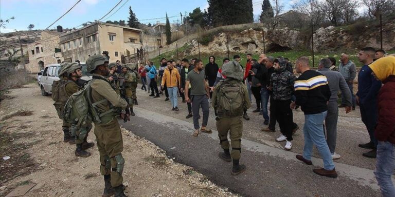 israil-isgal-ettigi-bati-seriada-baskinlar-duzenledi-2sgpW2xk.jpg