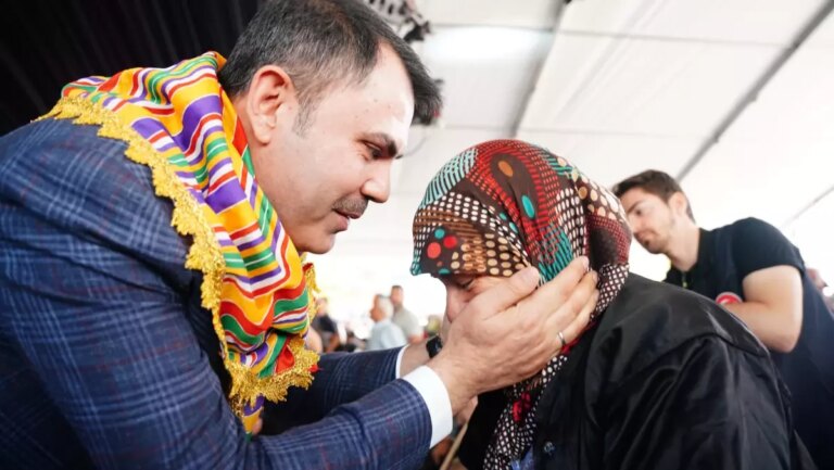sindirgida-depremzede-kadinlara-yeni-ev-temeli-mcIQsGIE.jpg