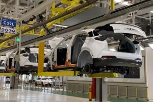 binlerce calisani bulunan otomotiv devi iflas bayragini cekti iqiKGtLq.jpg