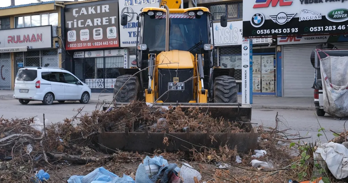 bursa-niluferden-besevler-sanayi-sitesine-kapsamli-temizlik-qdcuKAEg.webp