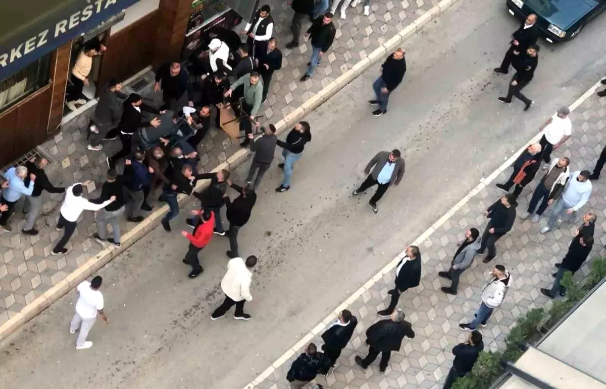 elazigda masa sandalye kavgasi dZiiqYBc.jpg