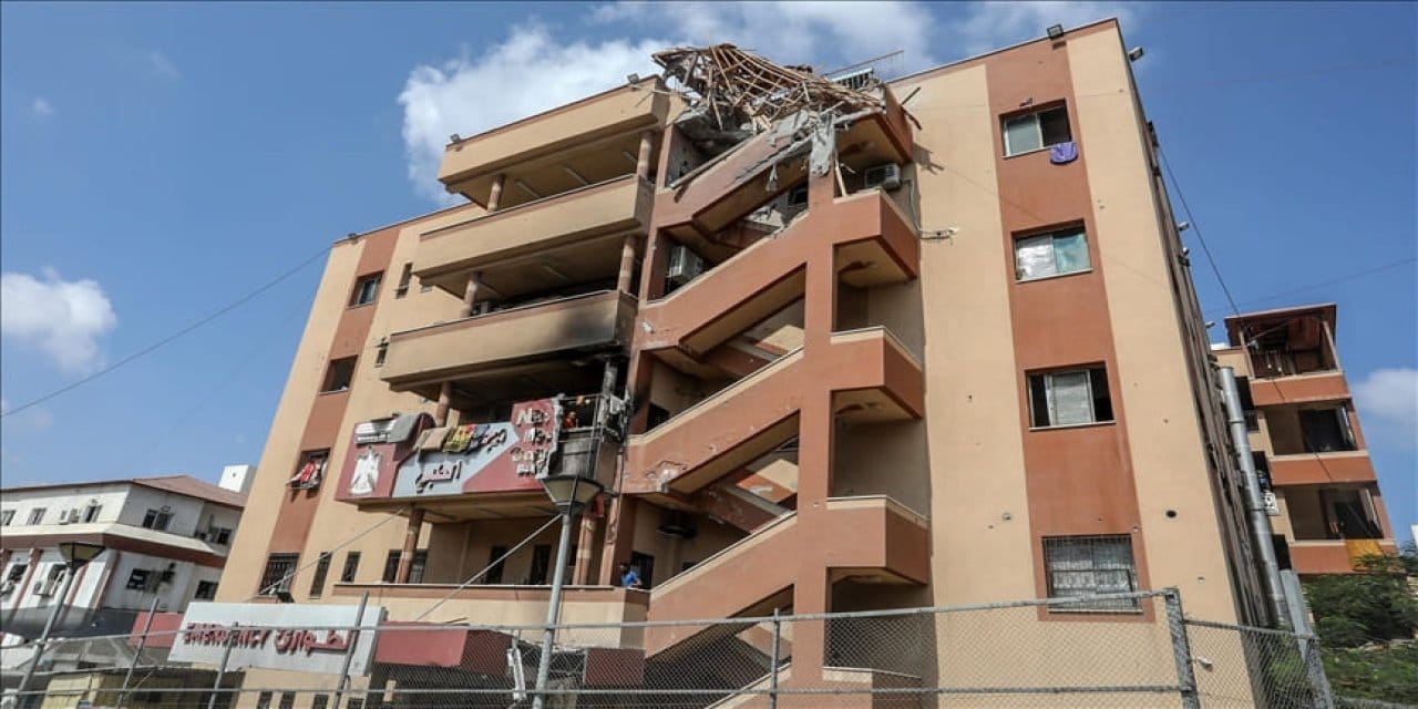 gazzedeki hastane filistinli rehineleri karsilamaya hazirlaniyor duQWUvea.jpg