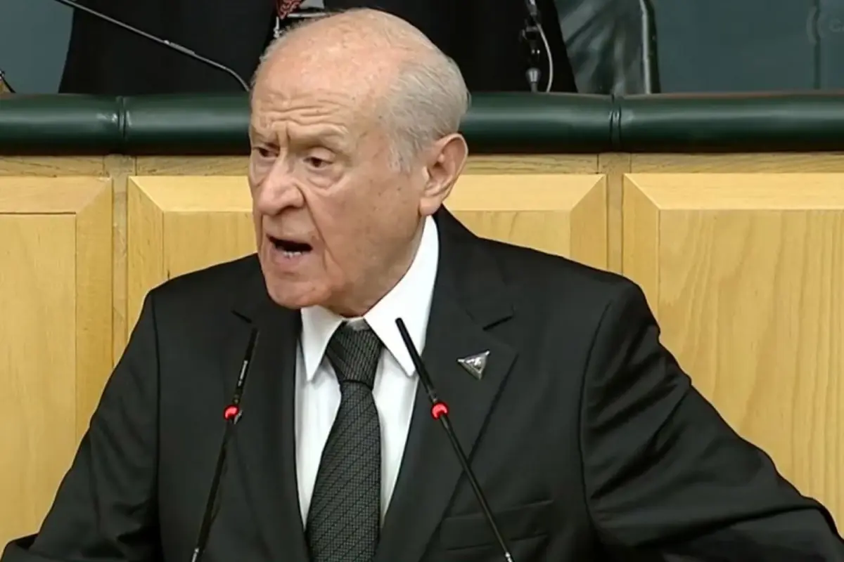 mecliste biji serok apo slogani atilmasina bahceliden ilk yorum hCsL2TR2.jpg