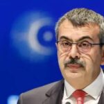 milli-egitim-bakani-tekin-acikladi-12-yillik-zorunlu-egitim-kisaliyor-2025-yili-ogretmen-atamalari-icin-tarih-belli-oldu-jKkKsrQM.jpg