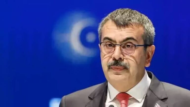 milli-egitim-bakani-tekin-acikladi-12-yillik-zorunlu-egitim-kisaliyor-2025-yili-ogretmen-atamalari-icin-tarih-belli-oldu-jKkKsrQM.jpg