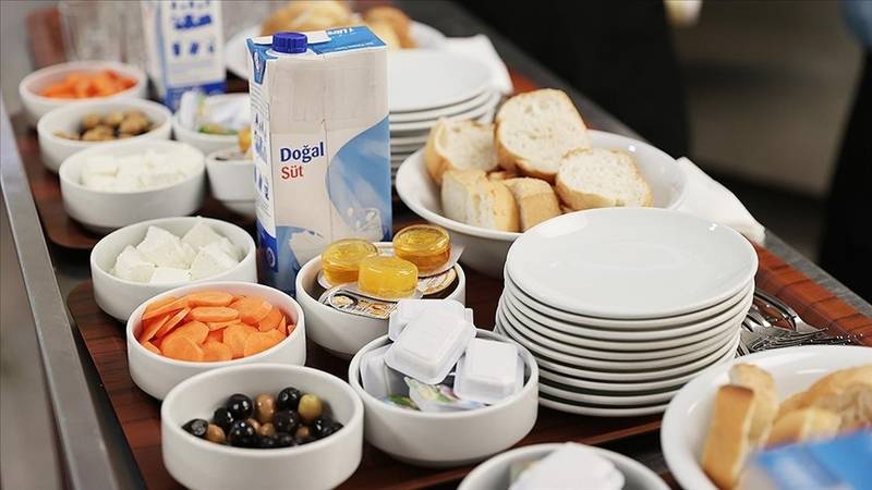 saglik bakani memisoglu rizede ozel okulda ogrencilere saglikli beslenme cagrisi yapti PEDmgawT.jpg