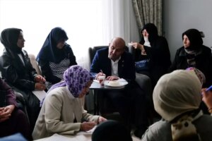 albayrak 71 evlerde ziyaretlerde bulundu saBFmPTC.jpg