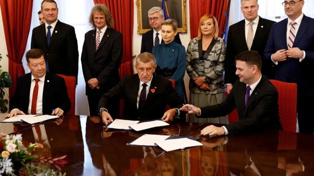 cekyada asiri sag iktidarda uclu koalisyon kuruldu ViBVnKTf.jpg