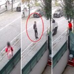 servis bekleyen cocugu takip etti annesi gelince kacti fMPhmzaw.jpg