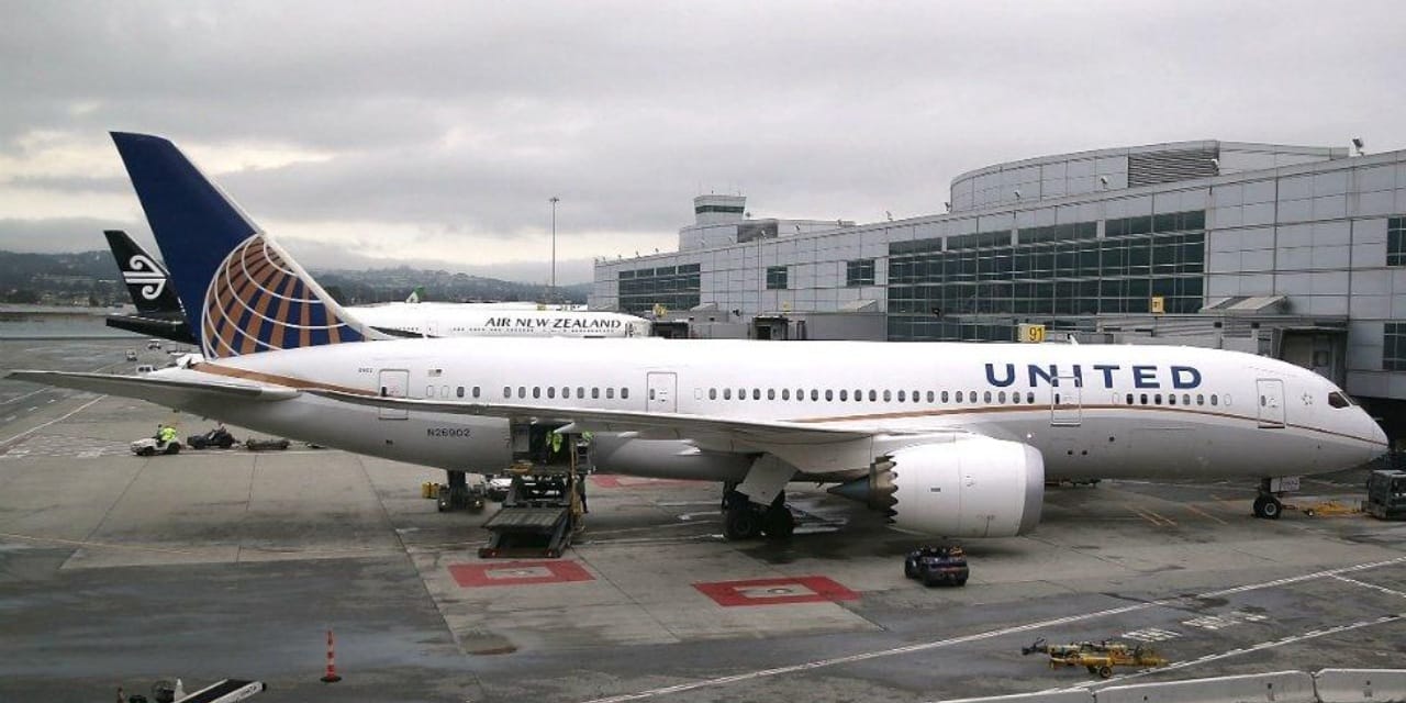 ucakta bomba alarmi tum ucuslar durduruldu sO5YQlIp.jpg