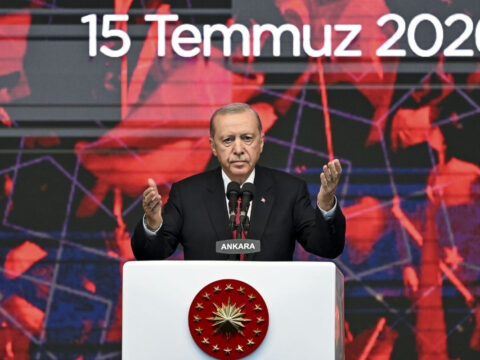 Cumhurbaskani erdogan genci yaslisi kadini erkegiyle 15 temmuz gecesi milletimiz muazzam bir destan yazmistir v35wQwI3